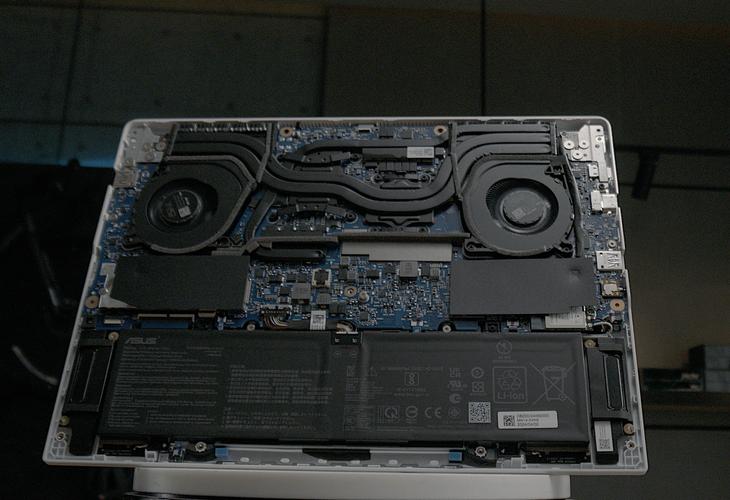 AMD銳龍AI 9領銜，2.5K 165Hz電競屏加持 華碩天選Air全線拉滿的次世代游戲本
